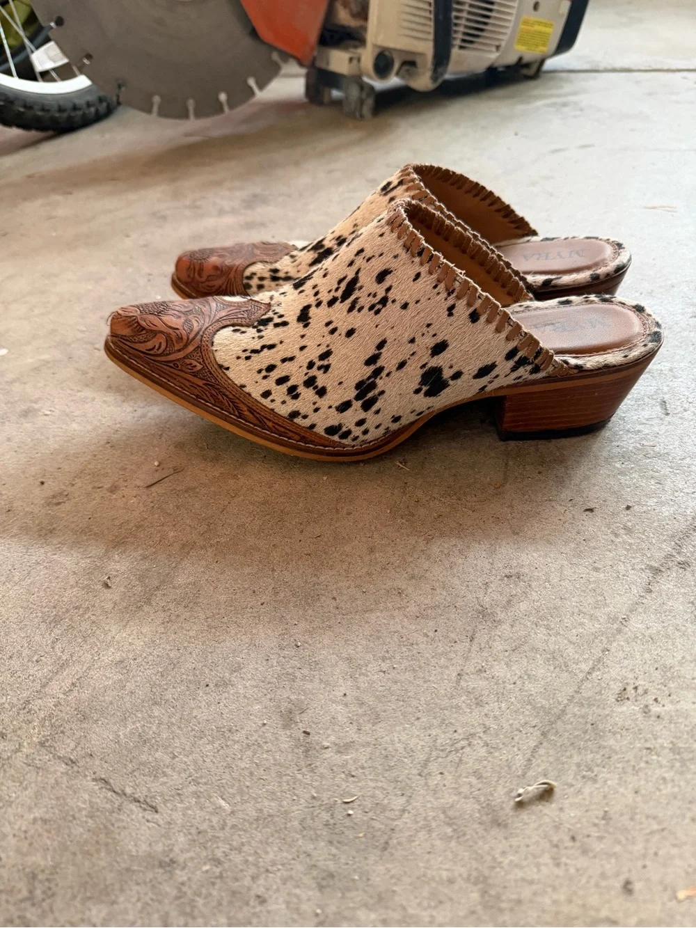 Myra Bag Cowhide Spotted & Tooled Leather Mules in Cream and Brown - Picture 2 of 6